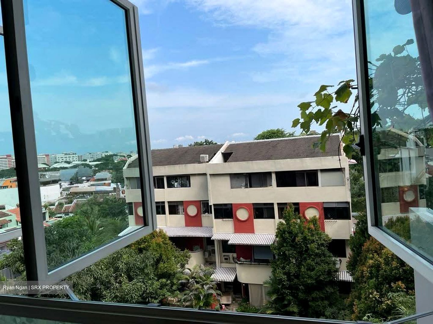 Vacanza @ East (D14), Condominium #534640561